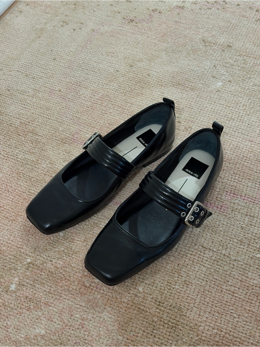Black Dolce Vita flats